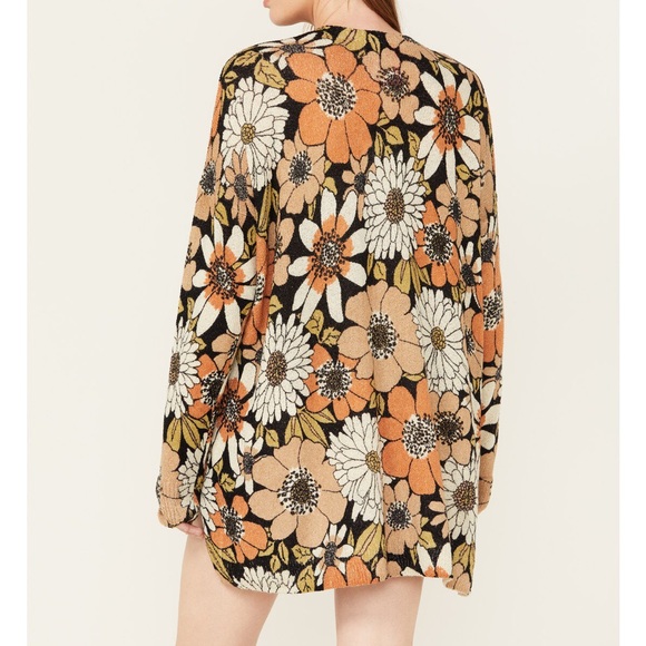 SHOW ME YOUR MUMU WOMEN'S FLORAL PRINT BONFIRE SWEATER - Picture 3 of 6